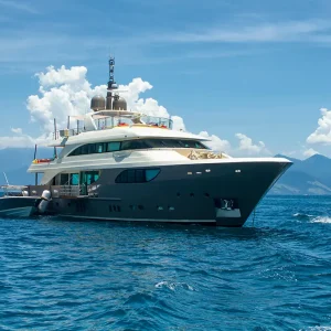 Yacht -1